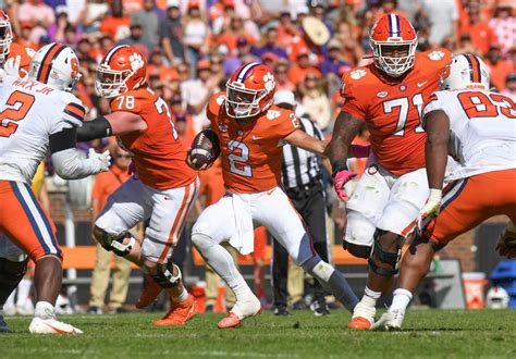 Clemson ranking in football - Nov 29, 2023 · Clemson (8-4, 4-4 ACC) moved up one spot and is now ranked No. 23 in the new College Football Playoff rankings. Last week, the Tigers were ranked No. 24 as they cracked the CFP rankings for the first time this season. Coming off last Saturday’s 16-7 win over South Carolina, Dabo Swinney’s team is riding a four-game winning streak to finish ... 